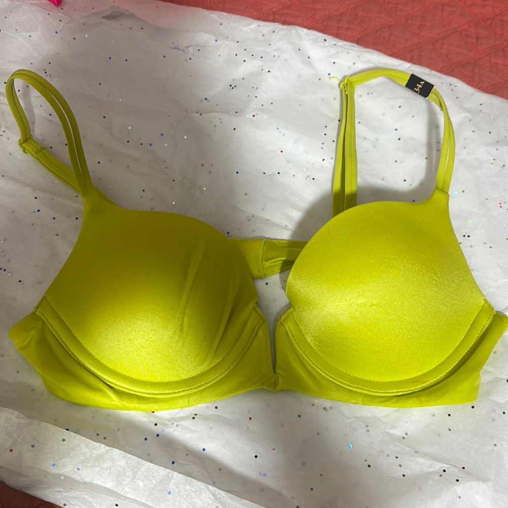 Victoria’s Secret Very Sexy Push-up Bra, 34A, NWT